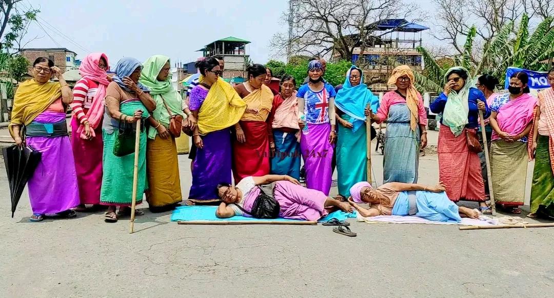 Two mothers from Yairipok in Thoubal district also began a relay hunger strike on April 23