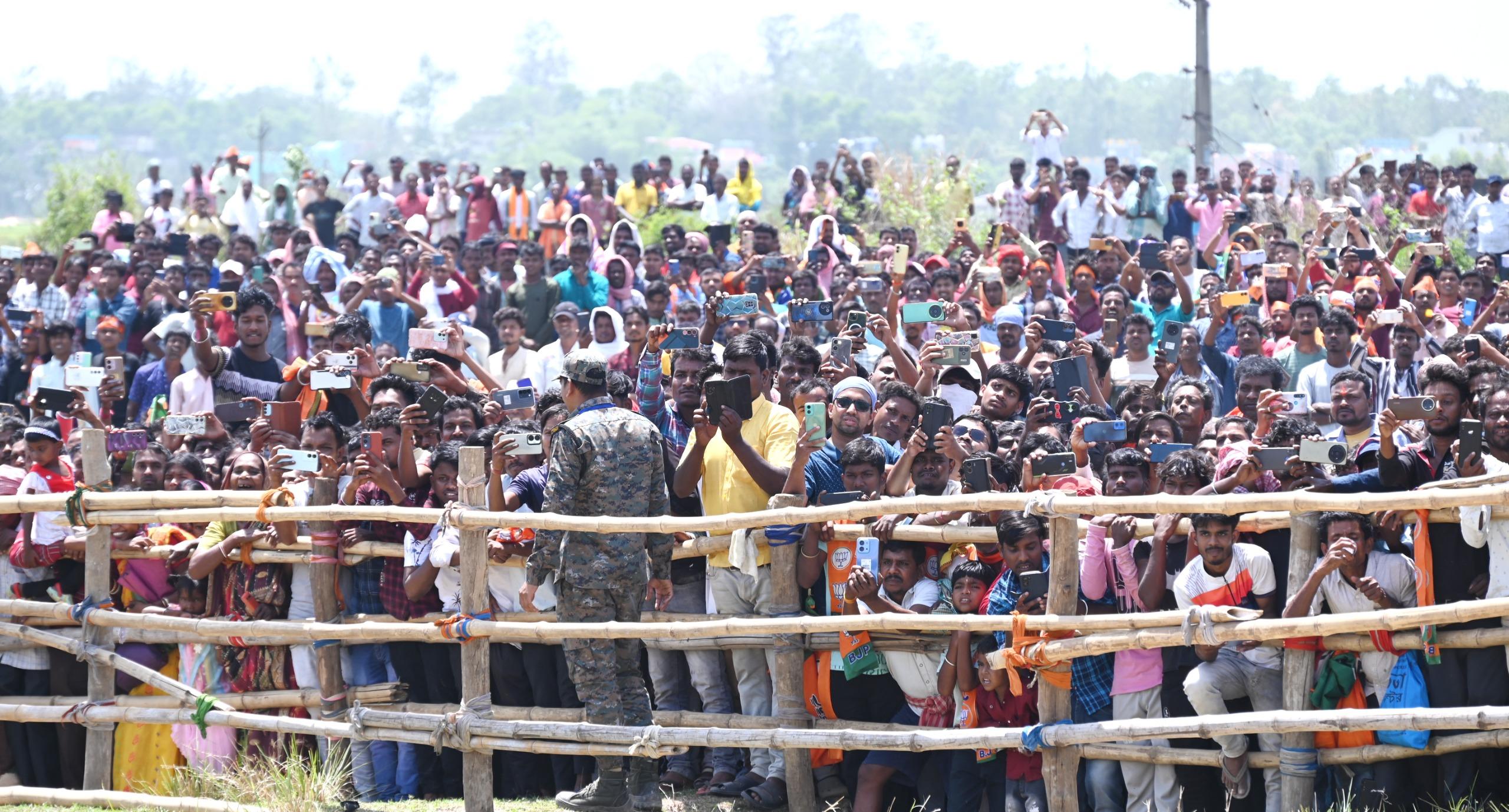योगी आदित्यनाथ अपने भाषणों में रणनीतिक रूप से वोटरों के खास तबकों को लुभाने की कोशिश कर रहे हैं