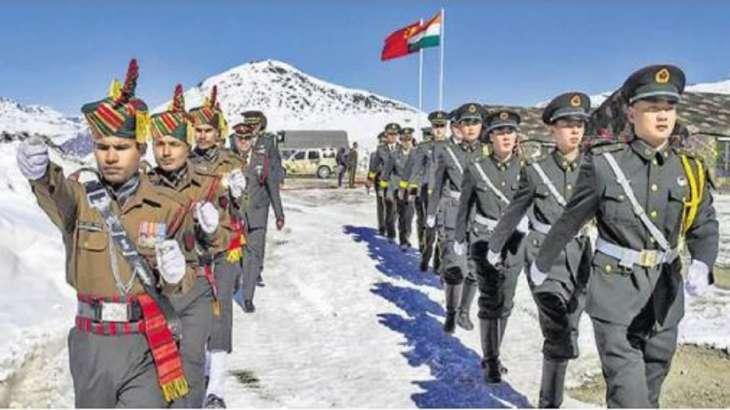 लद्दाख में भारत-चीन नियंत्रण रेखा पर भारतीय और चीनी सैनिक