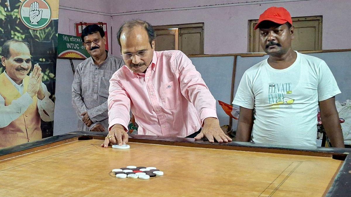 ক্যারামে জনসংযোগ অধীরের -- ফাইল ছবি (পিটিআই)