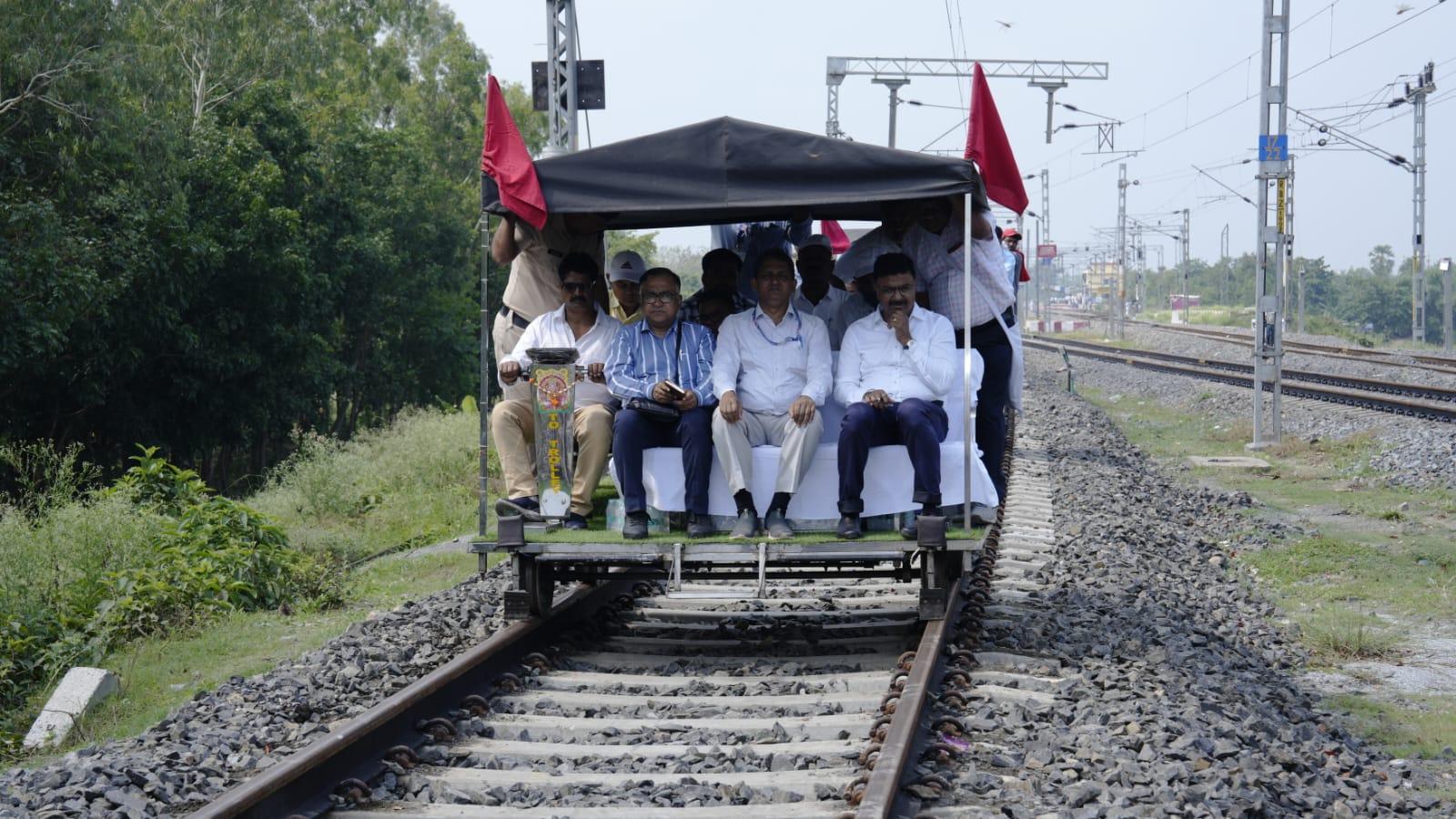 Double line railway