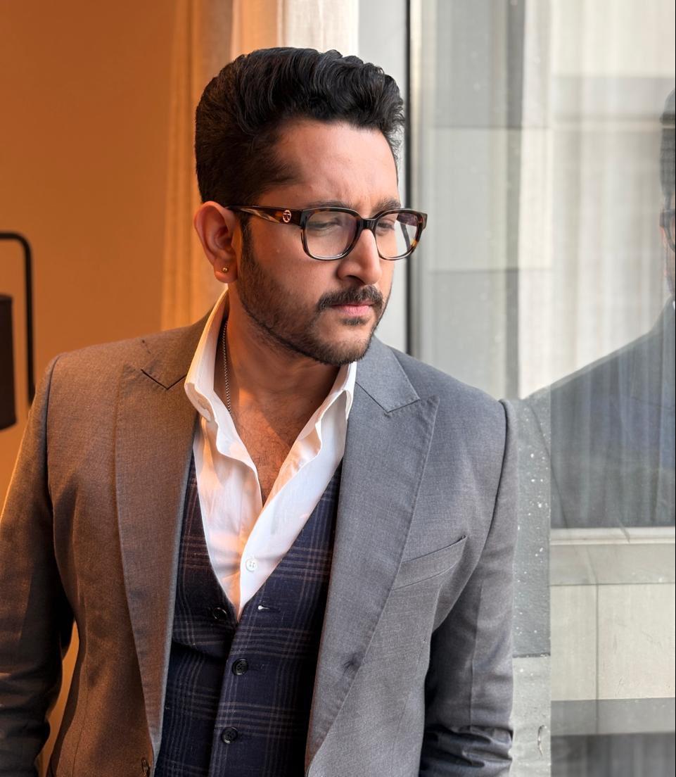  Parambrata Chattopadhyay