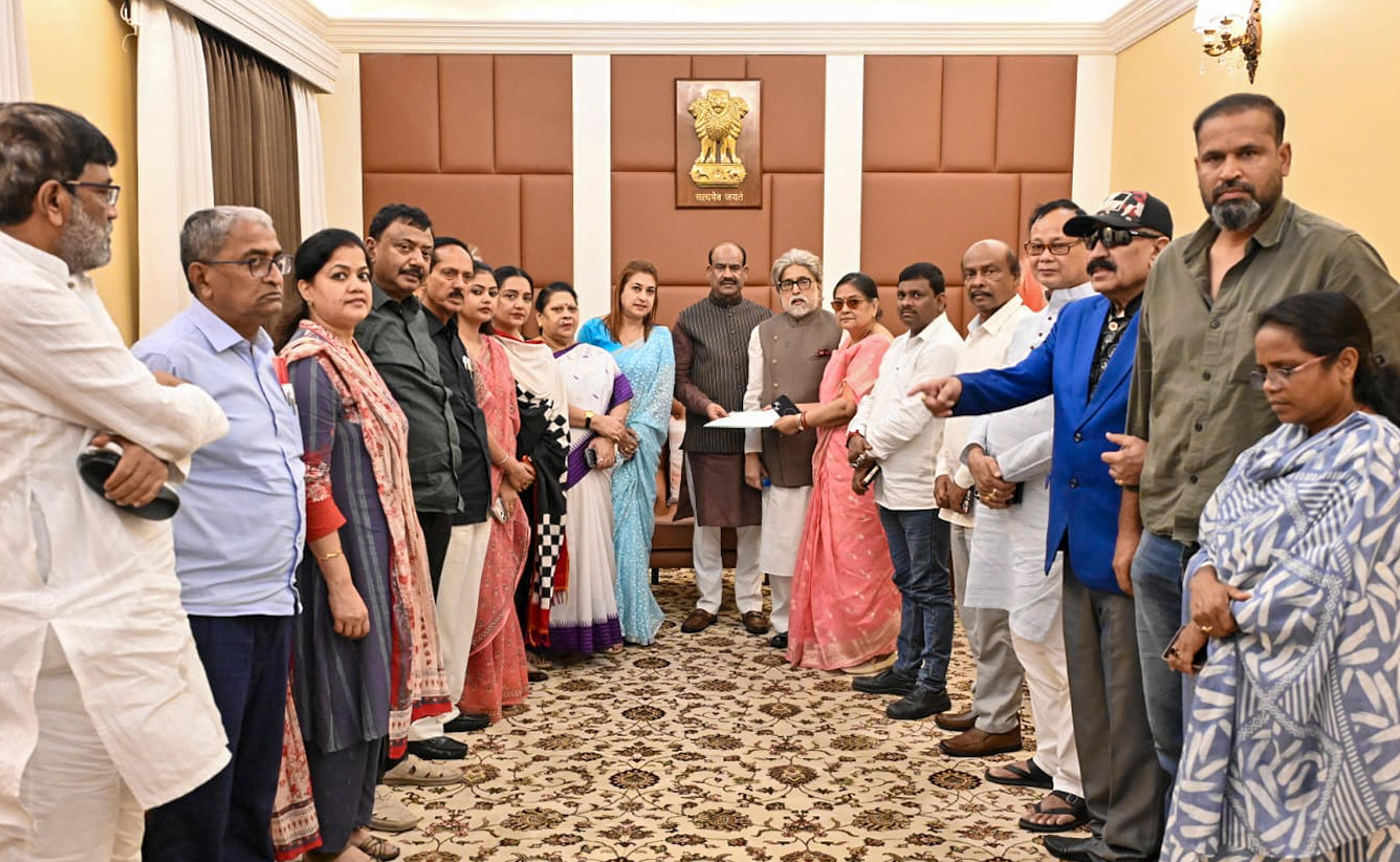 তৃণমূল কংগ্রেসের বিদ্রোহী সাংসদরা