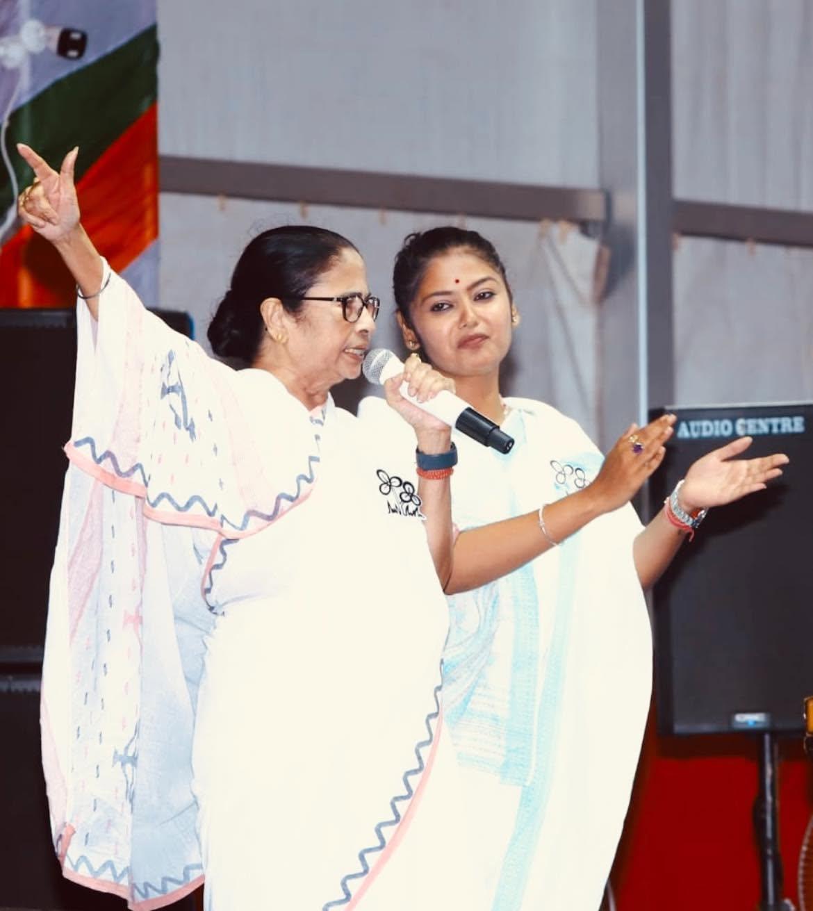 Saayoni Ghosh mamata