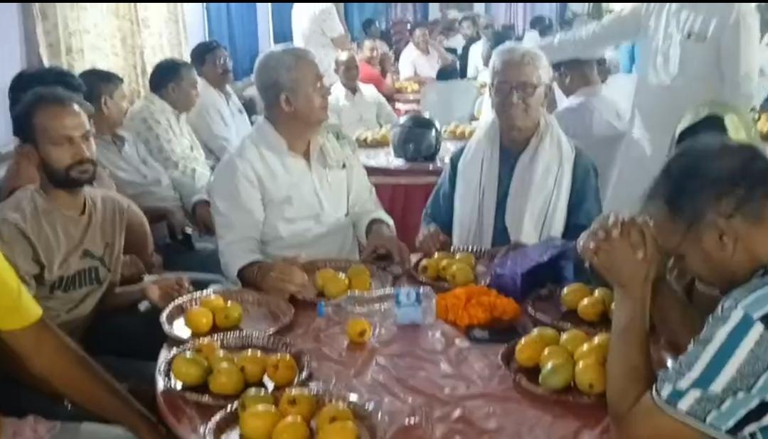 Mango Eating Competition