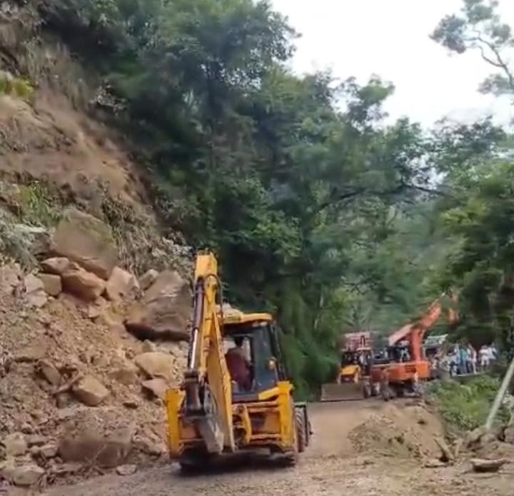 NH-10 Landslide Sevoke Road Closed: 