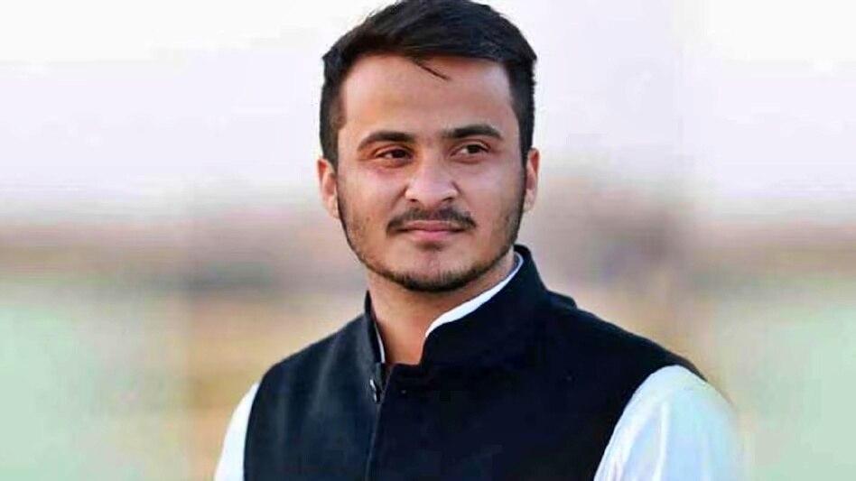 अब्दुल्ला आजम की जन्मतिथि में हेरफेर के मामले में आकाश सक्सेना ने शिकायत दर्ज कराई थी