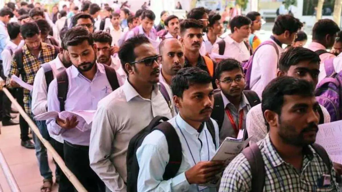 कई अभ्यर्थियों ने इन मामलों में शिकायतें दर्ज कराई थीं और उनमें से आज ज्यादातर ओवरएज हो चुके हैं (सांकेतिक तस्वीर)