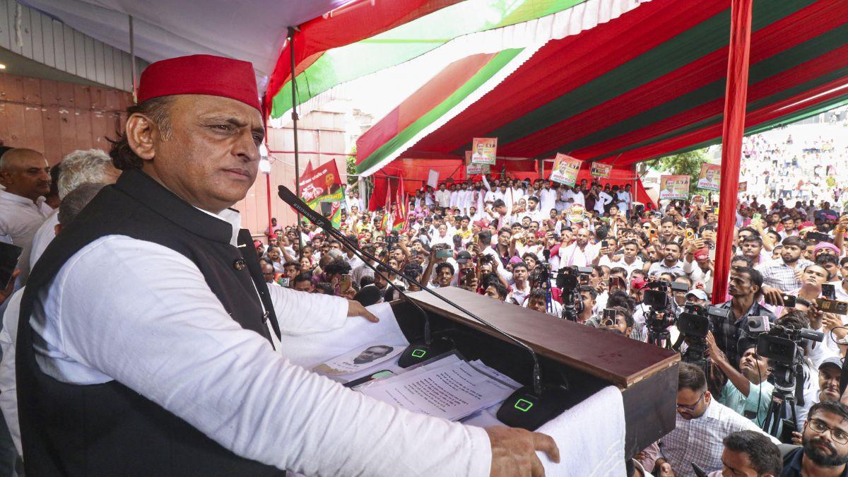 पश्चिमी उत्तर प्रदेश के जाट मतदाताओं को लुभाना अखिलेश के लिए बड़ी चुनौती है (फाइल फोटो)