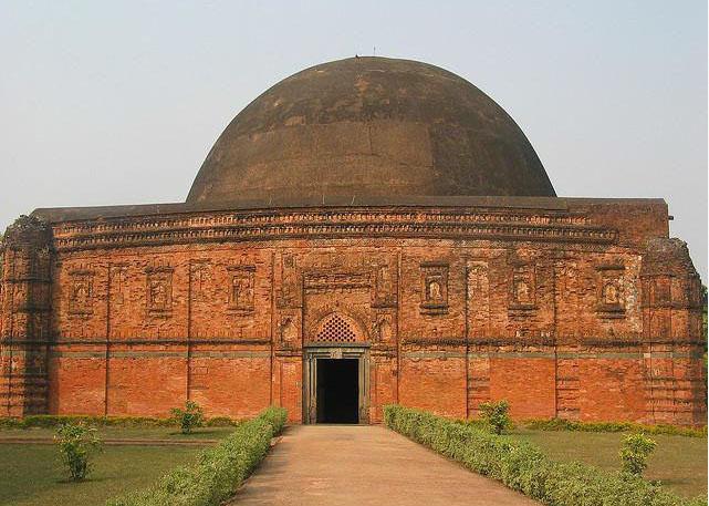 मालदा का प्रसिद्ध पर्यटन स्थल एकलाखी मकबरा