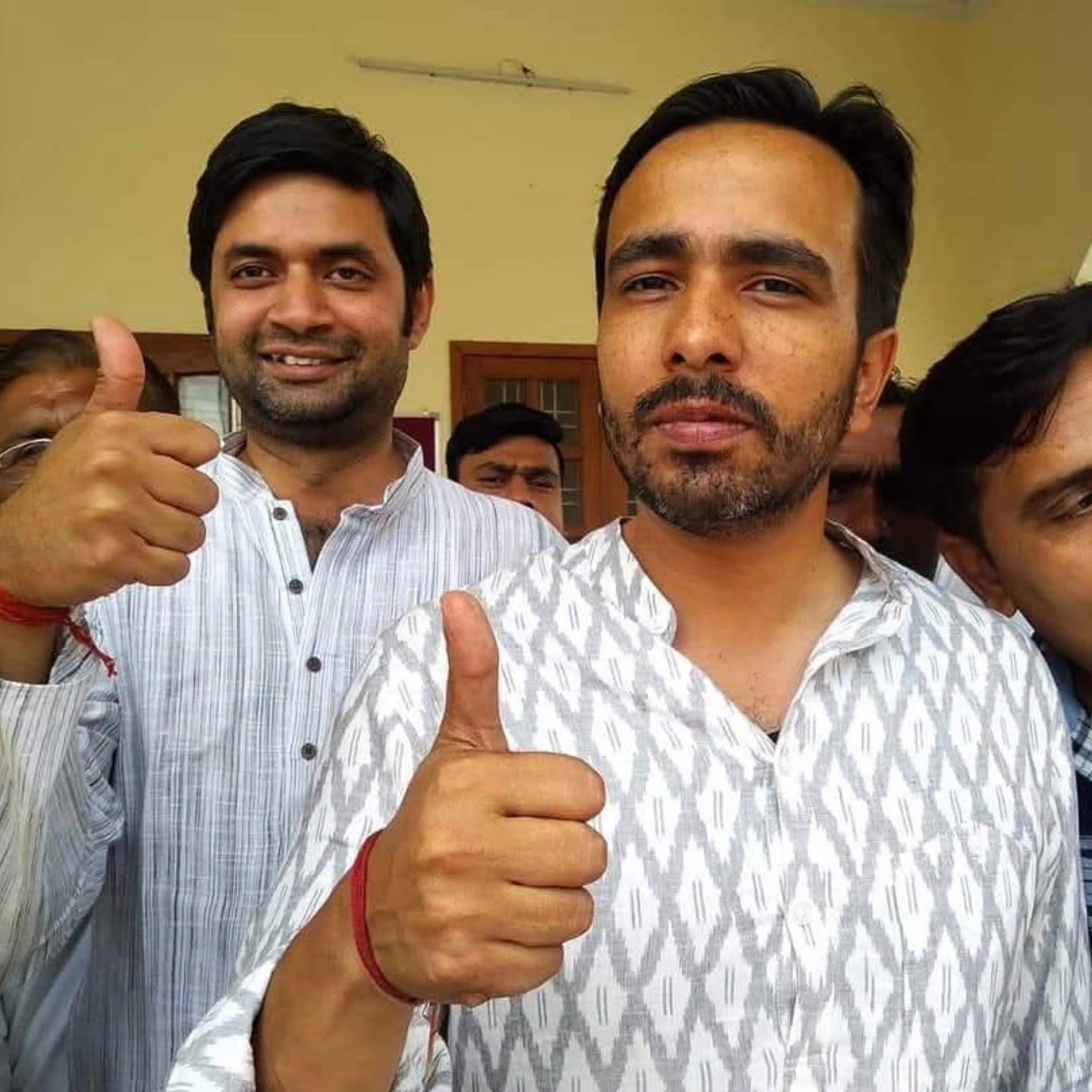 जयंत चौधरी के साथ ऐश्वर्य राज सिंह (फाइल फोटो)