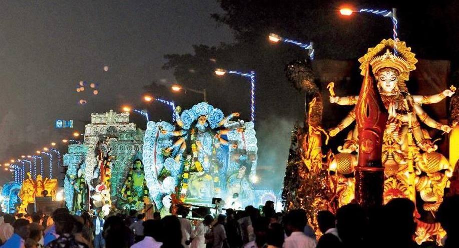 ममता बनर्जी की सरकार में कार्निवल दुर्गा पूजा का सबसे भव्य आयोजन हुआ करता था (फाइल फोटो)