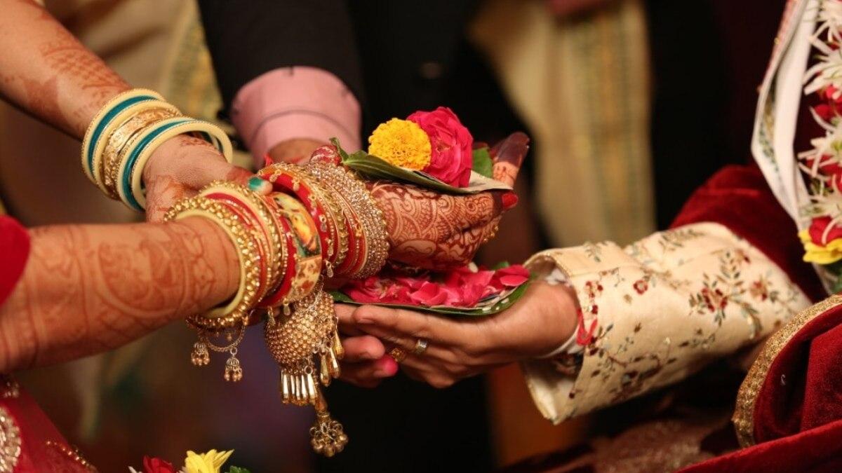 UCC के मुताबिक शादी के 60 दिनों के भीतर रजिस्ट्रेशन कराना अनिवार्य होगा (सांकेतिक फोटो)
