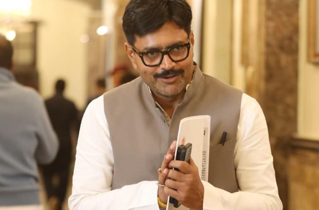 सपा से विधायक बने अभय सिंह अब BJP के साथ हैं (फाइल फोटो)