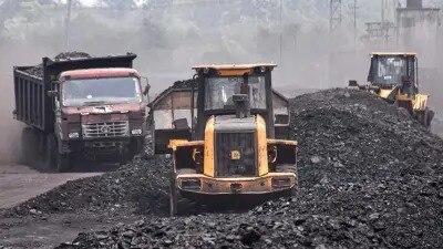 कोयले की सप्लाई ने भी बिजली उत्पादन पर असर डाला (सांकेतिक तस्वीर)