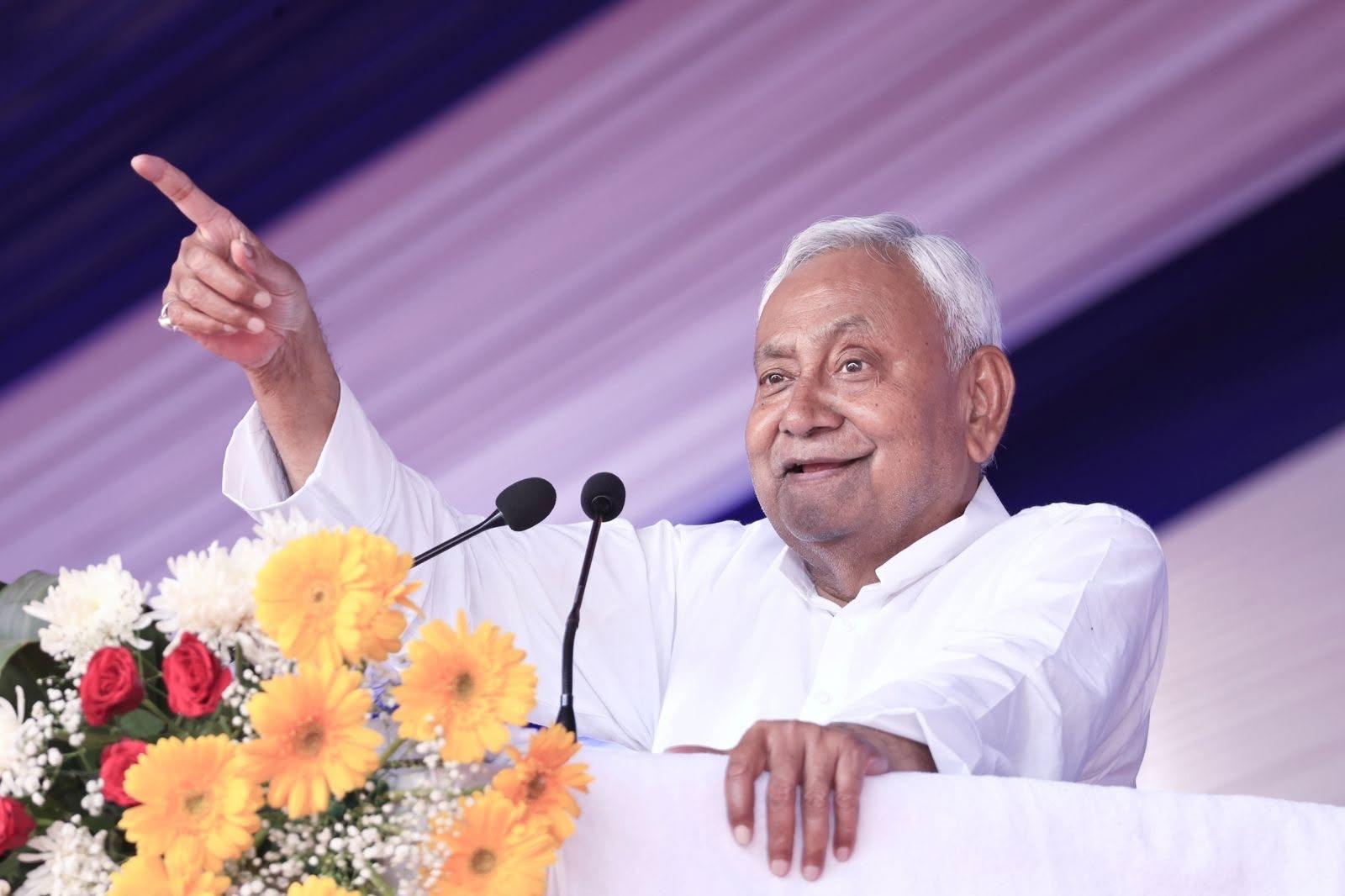 कामकाज, सामाजिक समीकरण और विचारधारा मिलकर नीतीश कुमार की विरासत बनाते हैं (फाइल फोटो)