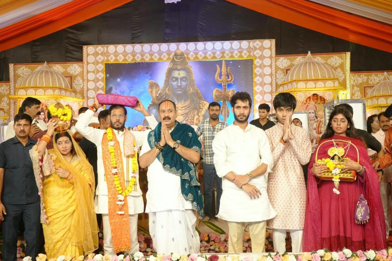 शिव महापुराण कथा में यजमान बने मंत्री मनोज पांडे