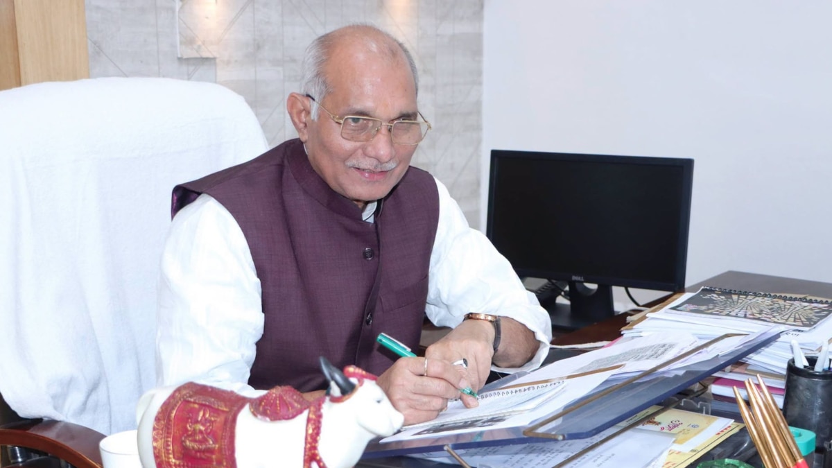 पशुधन एवं दुग्ध विकास मंत्री धर्मपाल सिंह