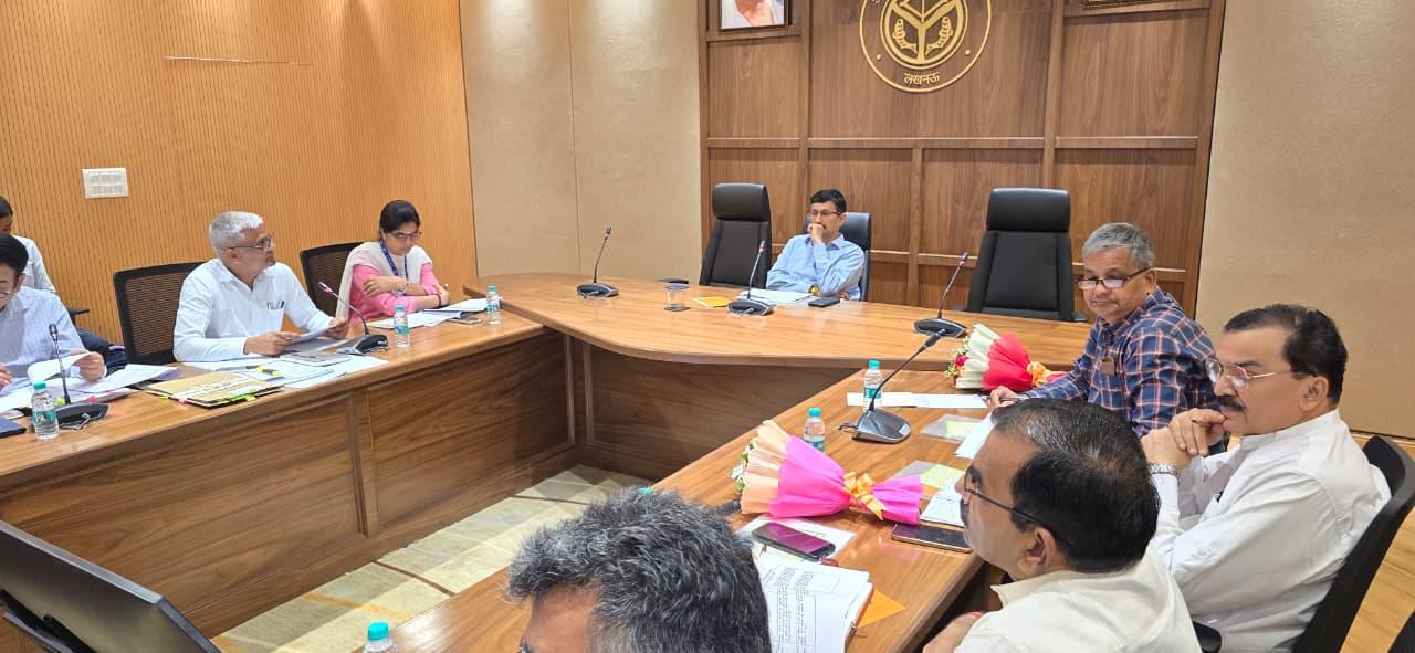 लखनऊ मंडल के मंडलायुक्त विजय विश्वास पंत ने बुलाई निर्यातकों की बैठक