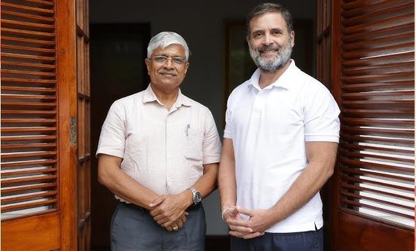 यूपी प्रभारी राजेंद्र पाल गौतम राहुल गांधी के साथ (फाइल फोटो)
