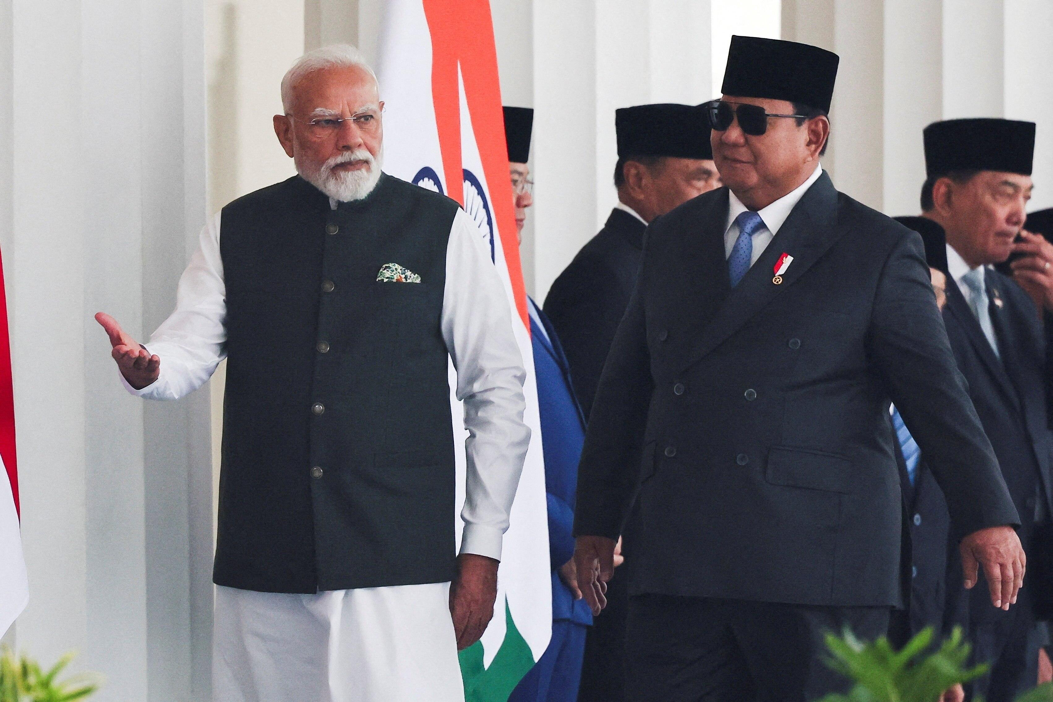 पीएम मोदी इंडोनेशिया के राष्ट्रपति के साथ