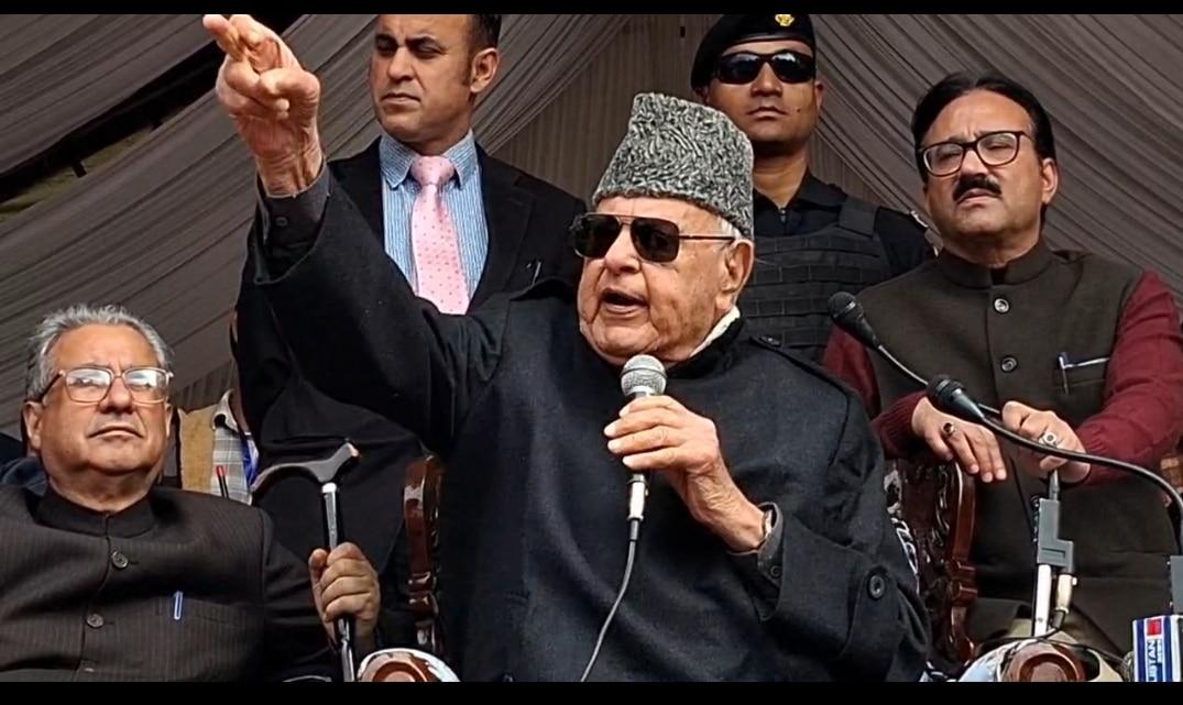 फारूक अब्दुल्ला को करीब से जानने वालों के मुताबिक उनकी शख्सियत बड़ी ही जटिल है (फाइल फोटो)