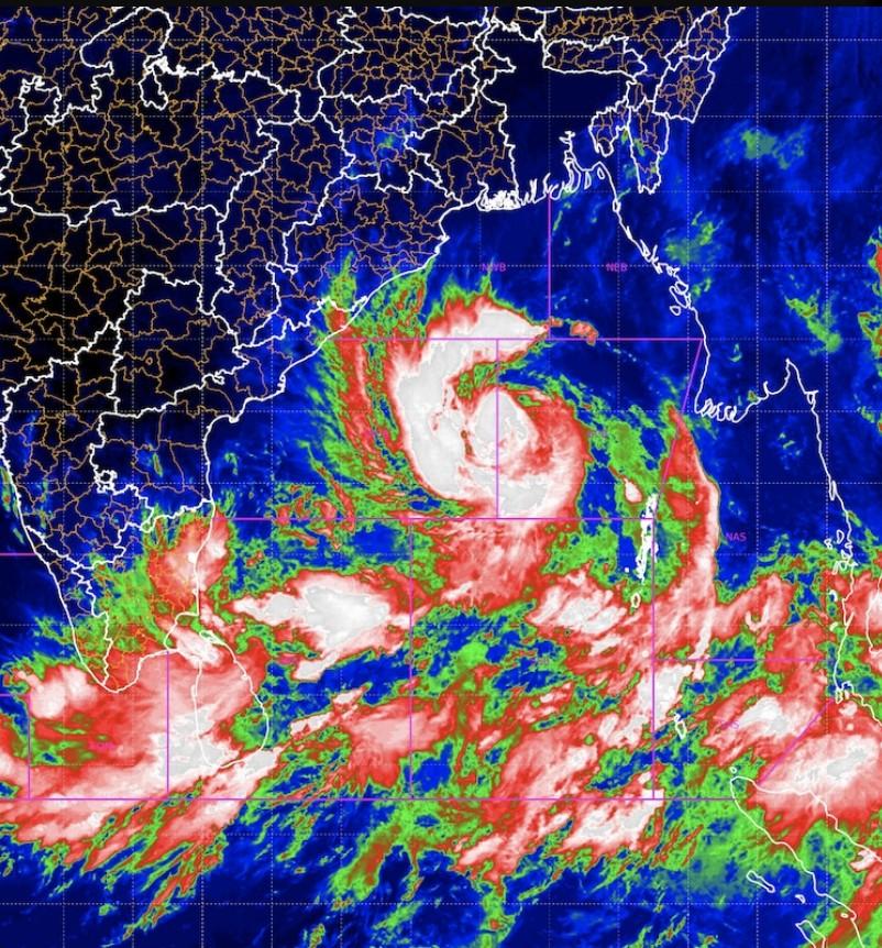 ঘূর্ণিঝড় অর্ণব-এর স্যাটেলাইট ছবি