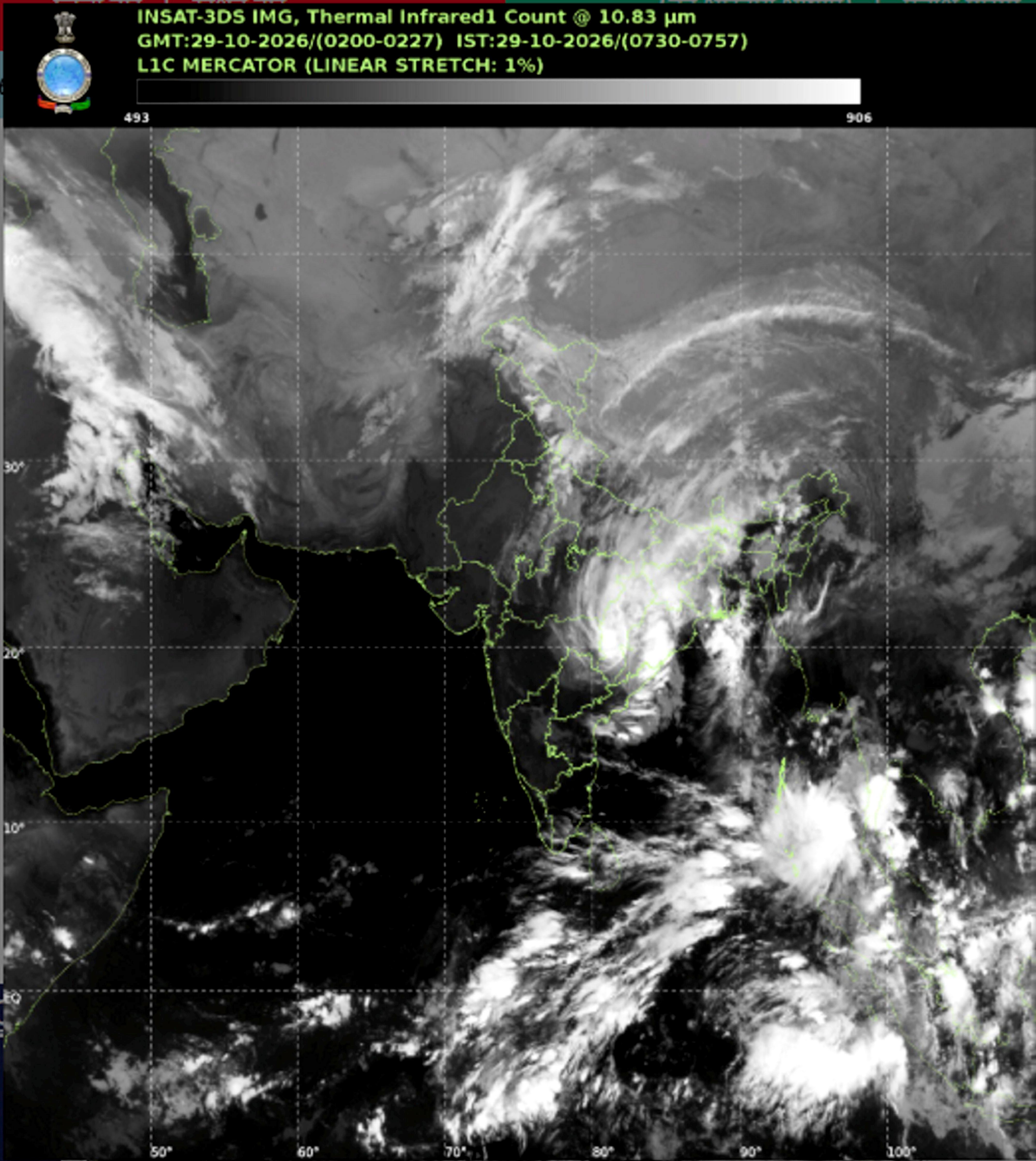 স্যাটেলাইট চিত্রে ভারী বৃষ্টির আশঙ্কা