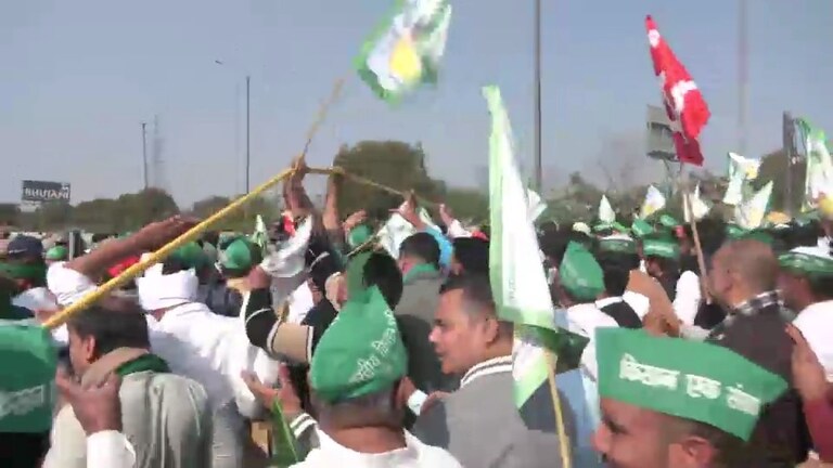 Farmers Protest LIVE Updates: नोएडा के किसानों का दिनभर सड़क पर हंगामा, जानें कैसे बनी बात Farmers Protest Today News LIVE