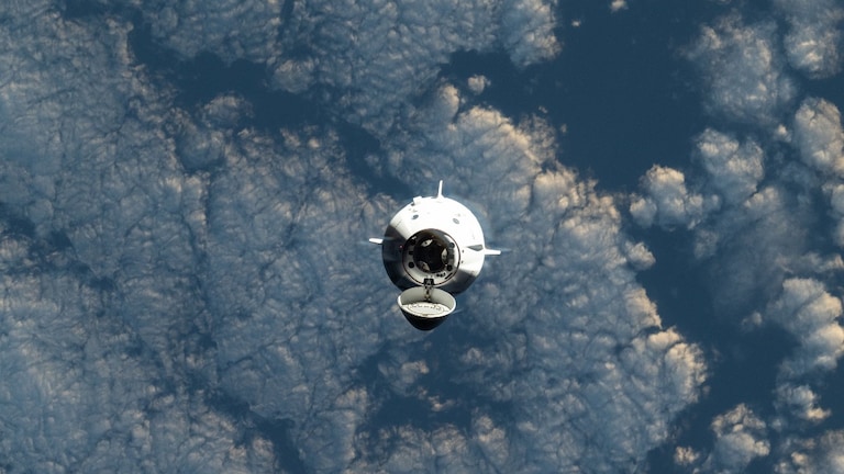 Shubhanshu Shukla Return LIVE Updates: स्पेस स्टेशन से अलग हुआ शुभांशु का अंतरिक्ष यान, जानिए धरती पर कब और कहां लेकर उतरेगा. Photo" @SpaceX