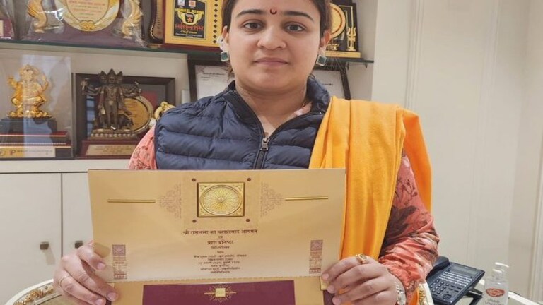 Ayodhya Ram Mandir Inauguration Latest Live Updates: मुलायम की बहू अपर्णा को मिला प्राण प्रतिष्ठा का न्योता UP Tak