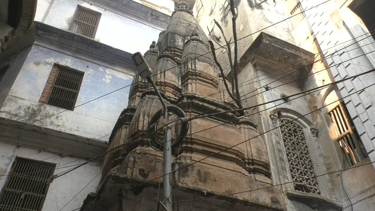 Banaras Madanpura closed temple Banaras Madanpura closed temple