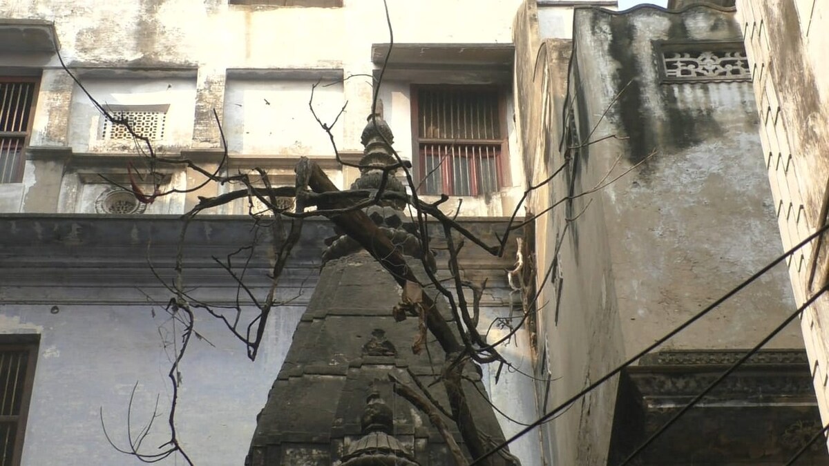 Banaras Madanpura closed temple Banaras Madanpura closed temple