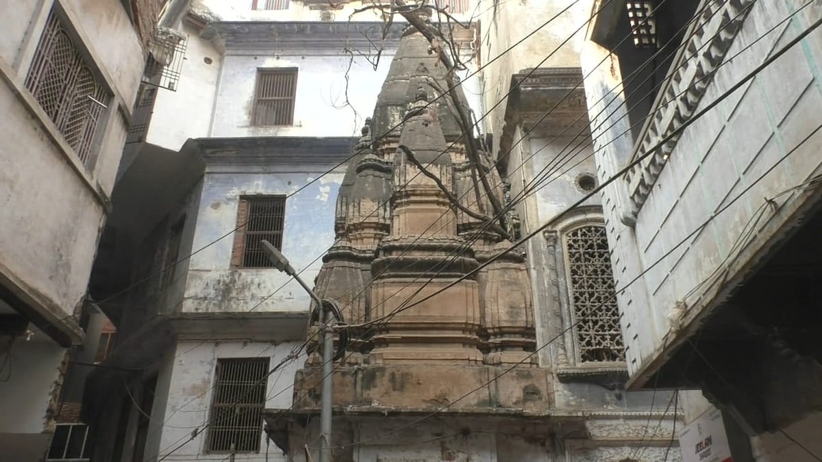 Banaras Madanpura closed temple Banaras Madanpura closed temple