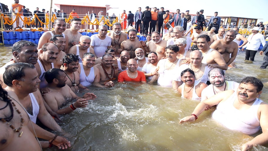 cm yogi in maha kumbh cm yogi in maha kumbh