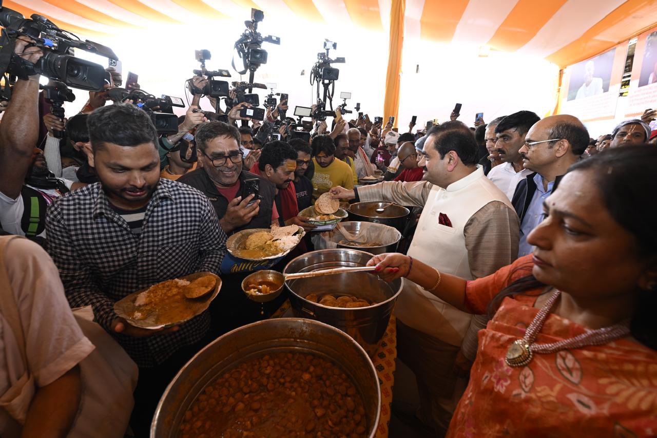 Gautam adani and his wife in mahakumbh
