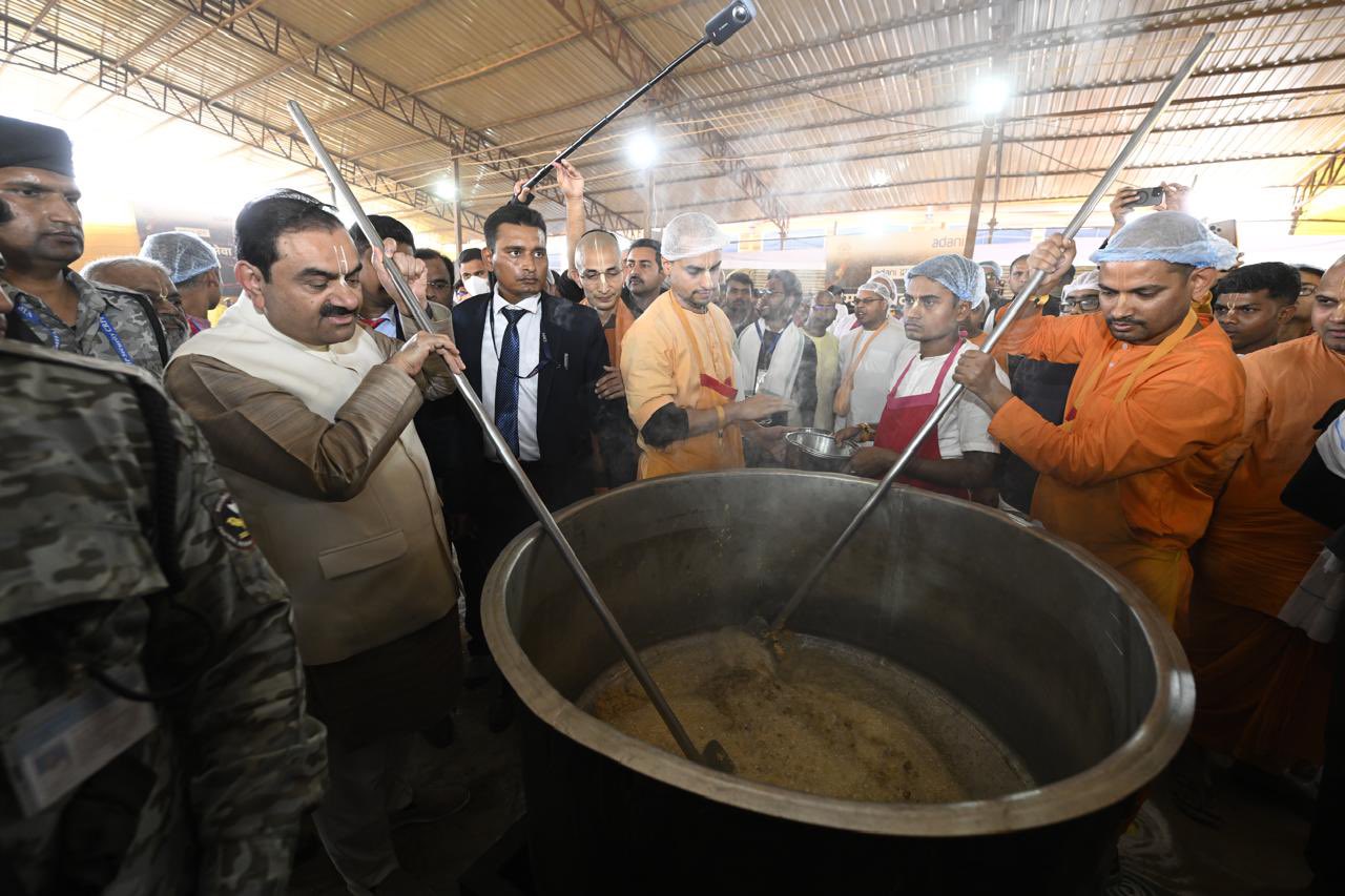 Gautam adani and his wife in mahakumbh