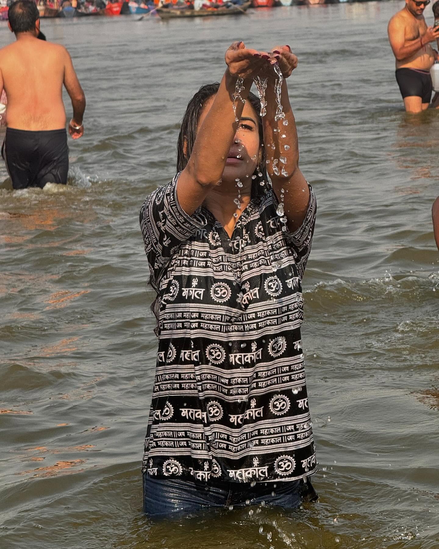 Poonam Pandey in mahakumbh