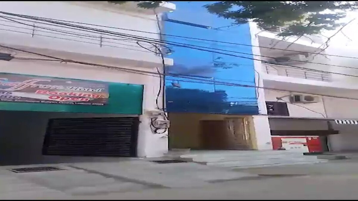 Lucknow hotel nude body Lucknow hotel nude body