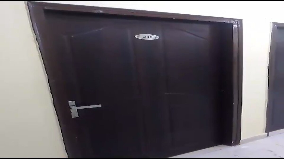 Lucknow hotel nude body Lucknow hotel nude body