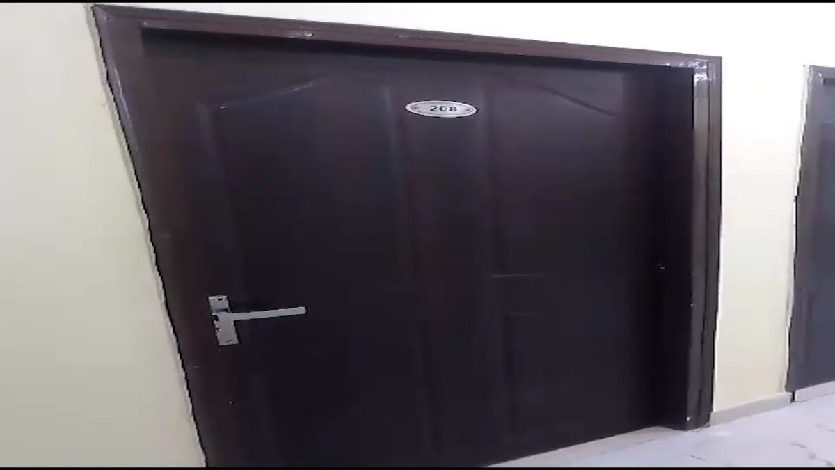 Lucknow hotel nude body Lucknow hotel nude body