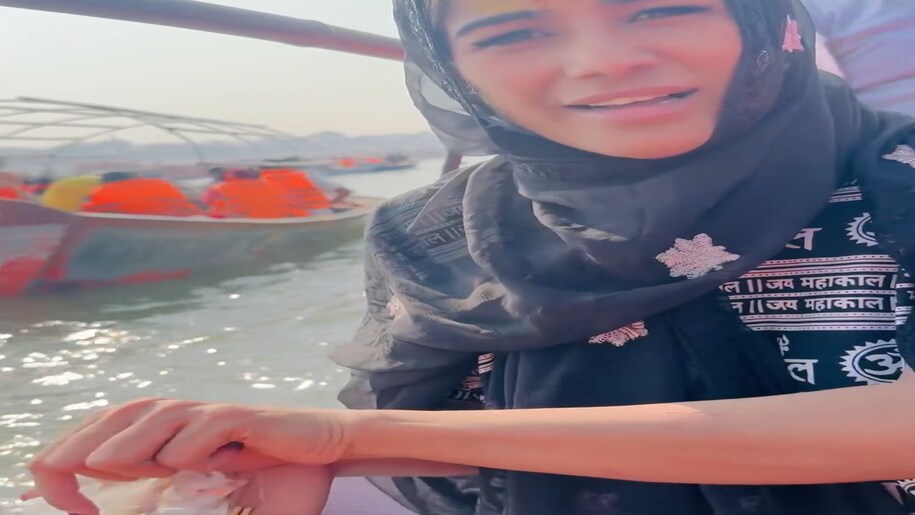 Poonam Pandey in mahakumbh Poonam Pandey in mahakumbh