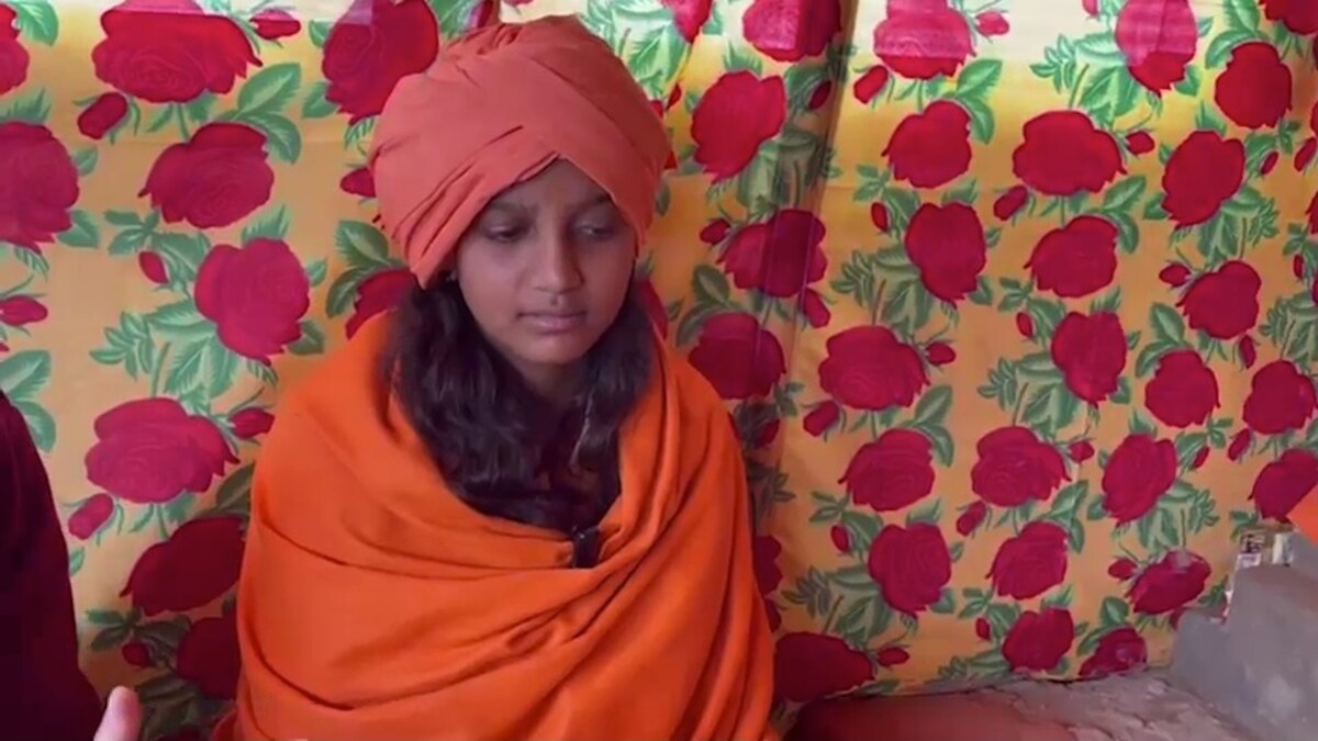 Rakhi joins Akhada in Maha Kumbh Rakhi joins Akhada in Maha Kumbh