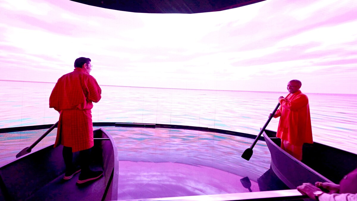 Bhutan King in Mahakumbh Bhutan King in Mahakumbh