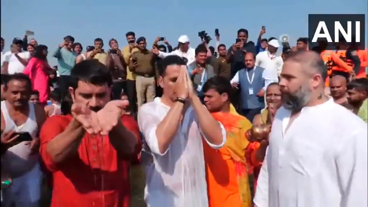 Akshay in Mahakumbh Akshay in Mahakumbh