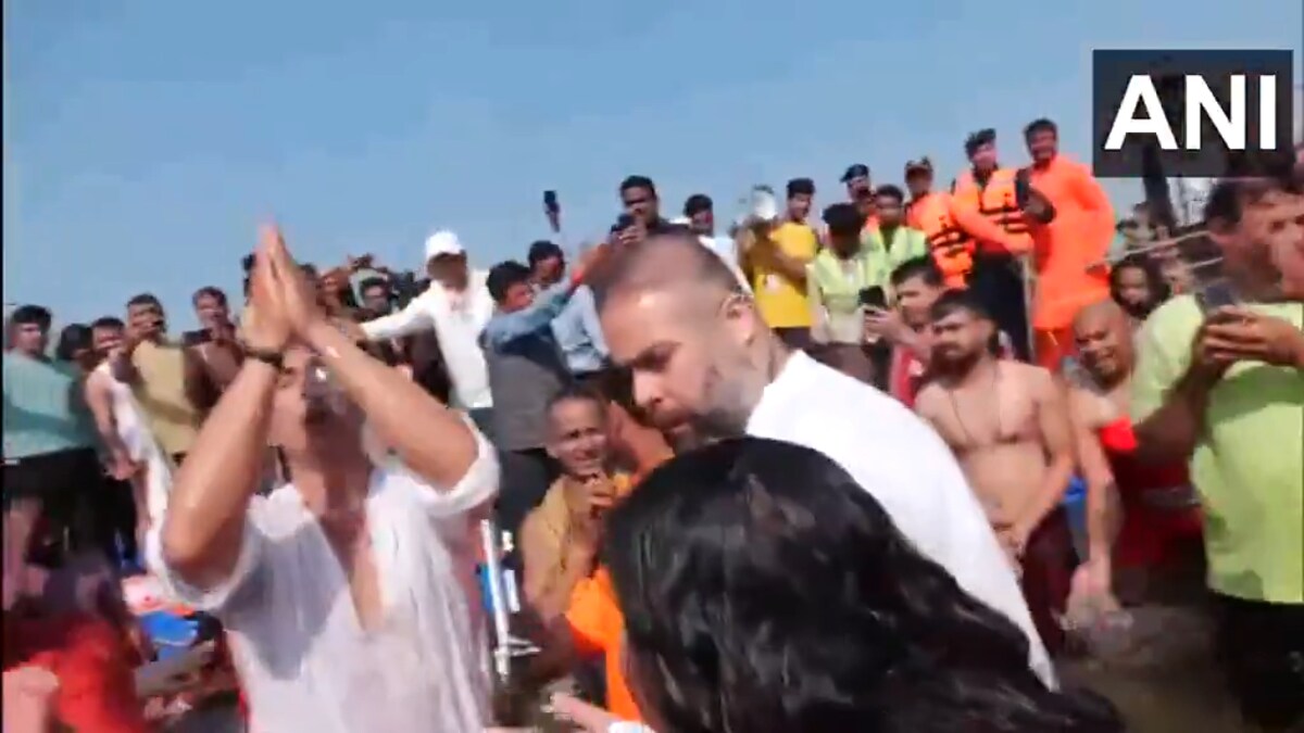 Akshay in Mahakumbh Akshay in Mahakumbh