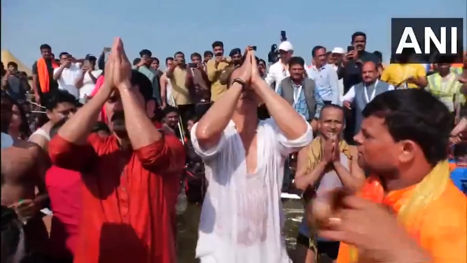 Akshay in Mahakumbh Akshay in Mahakumbh