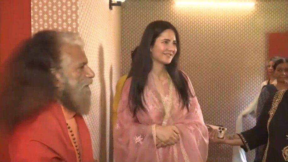 katrina in mahakumbh katrina in mahakumbh