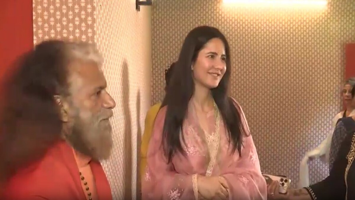 katrina in maha kumbh katrina in maha kumbh