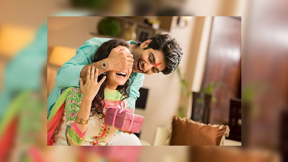 Raksha Bandhan 2025: रक्षाबंधन पर 7 घंटे 37 मिनट का शुभ मुहूर्त दोपहर में इतने बजे होगा खत्म, इससे पहले कर लें ये काम